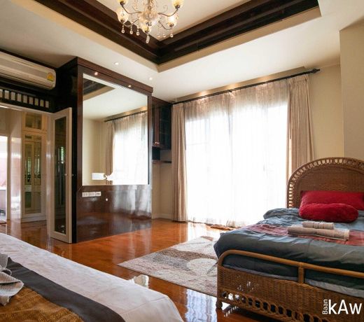 BaanArtit>>Gorgeous Large Family Home>>NightSafari