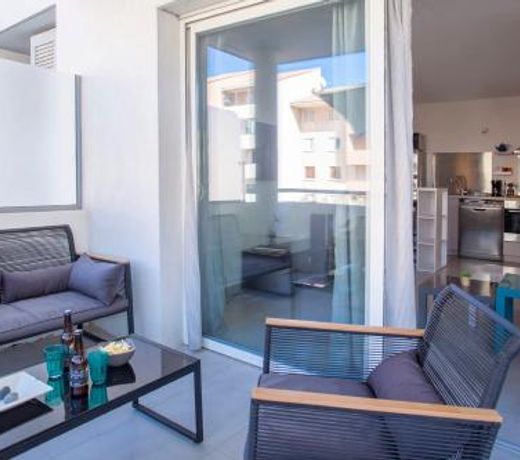 L'orangeraie Calvi centre a 300m de la plage et du port parking prive
