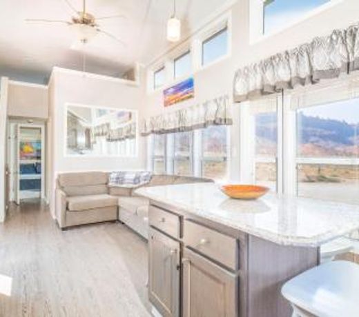 FunStays Glamping Tiny House w Large Loft Site 8