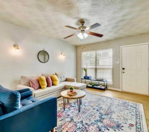 Urban Relaxation 2 BR Apartment