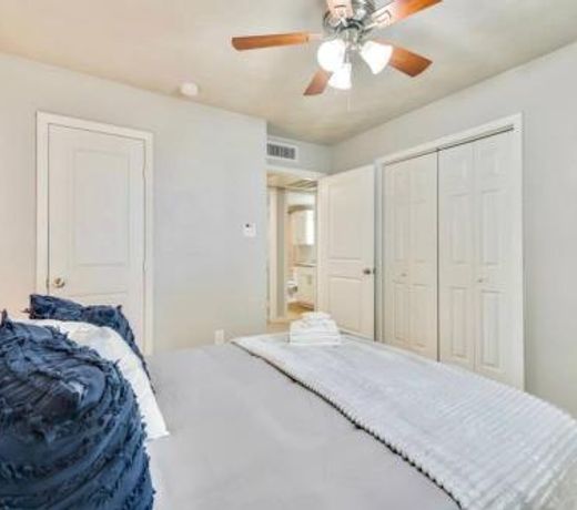 Urban Relaxation 2 BR Apartment