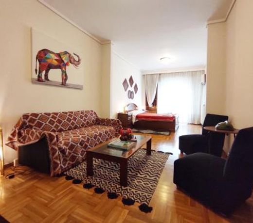 Stella's Downtown Apartment