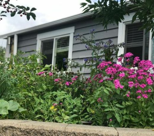 Private Guesthouse near Beach Mountains Ski Hills and Downtown Vancouver