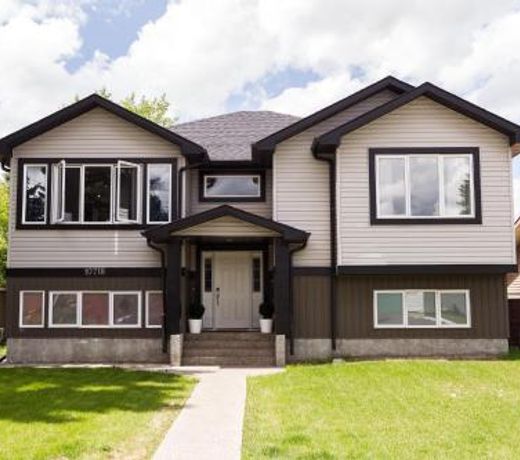 EXECUTIVE YEG Home I Walk to World of Science I w free parking & WiFi!