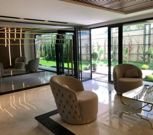 Best Home 25 - Cleopatra Exclusive, center