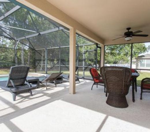 Modern 4 bedroom House with swimming pool