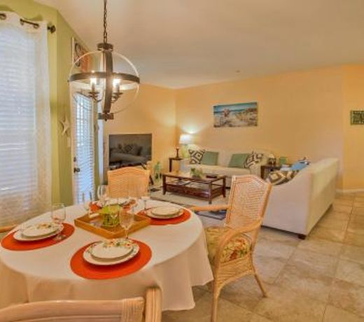 FALL SPECIAL!!! - 2bd condo , minutes to Clearwater Beach