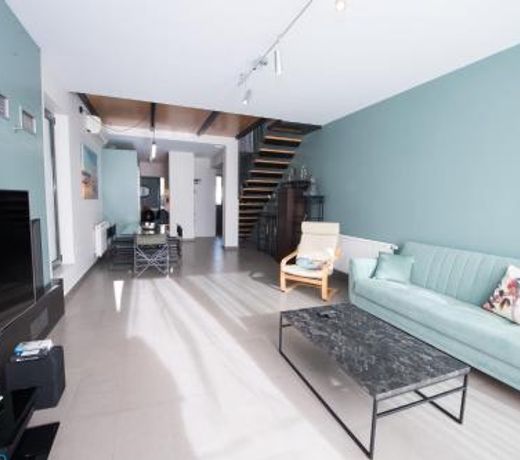 Spacious Beachfront Property (maisonette)
