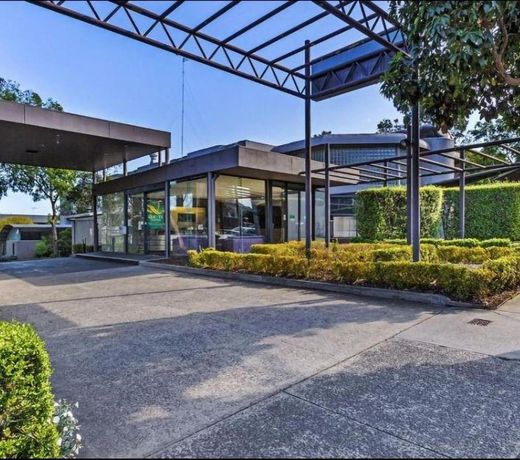 Melbourne Kew Central Apartment Hotel