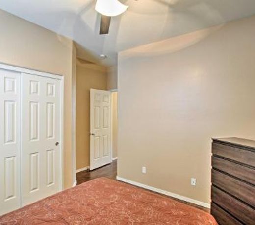 Spacious Gilbert Family Home with Yard Dog Friendly