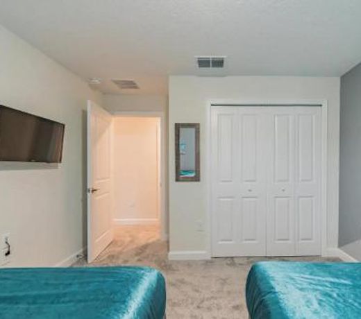 Spacious 4 Bedroom with pool only 20 min to Disney - Townhouses for Rent in Four Corners