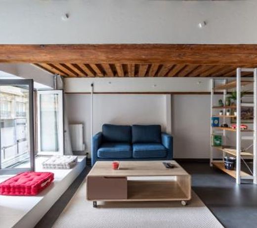 Cosy Duplex Apt in Lyon by GuestReady