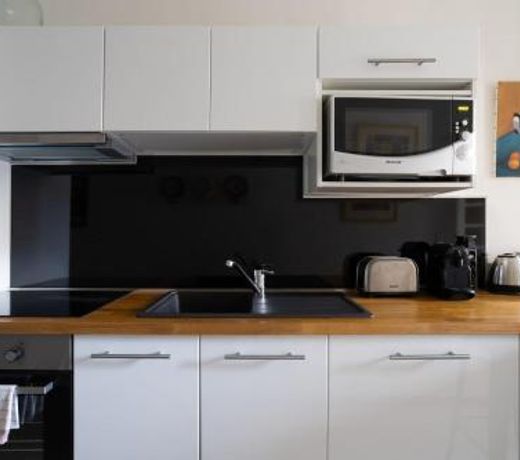 Cosy Duplex Apt in Lyon by GuestReady