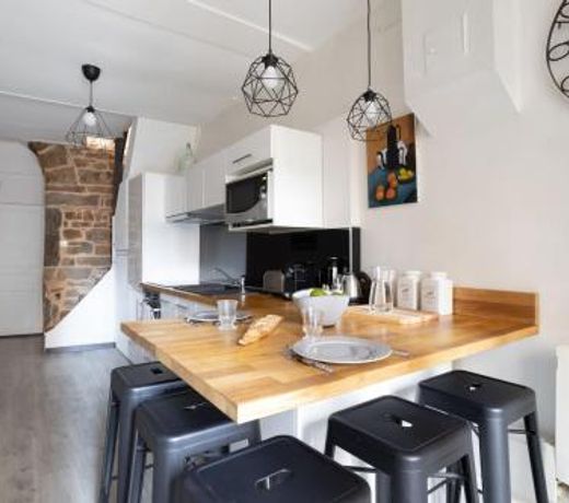 Cosy Duplex Apt in Lyon by GuestReady