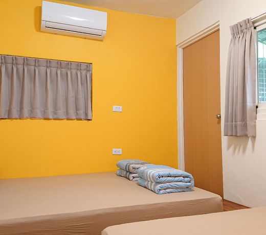 Mike Hostel