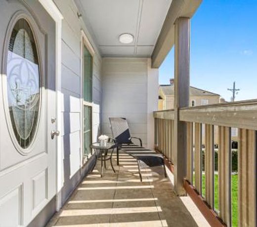 Hosteeva Gorgeous 3BR Urban Retreat