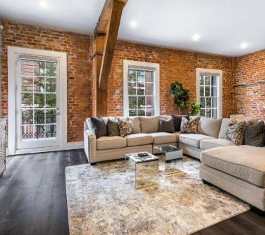 LG BALCONY SPACIOUS CONDO WALK EVERYWHERE The Armstrong