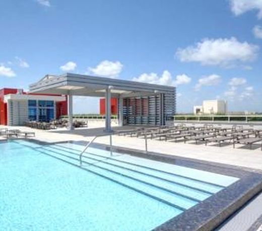 Beachfront Condo-ROOFTO POOL- 2 BEDROOM