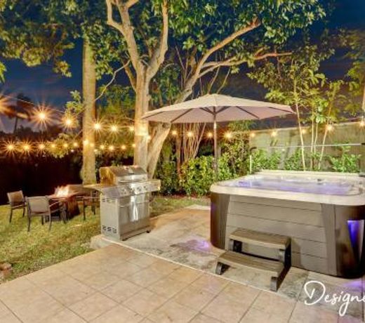 Waterfront Newly Renovated 4 BR Home with Hot Tub
