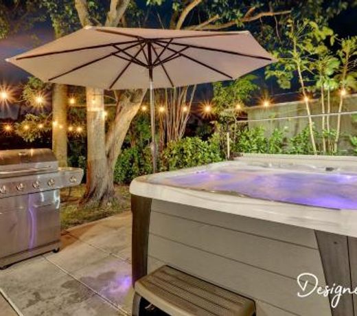 Waterfront Newly Renovated 4 BR Home with Hot Tub