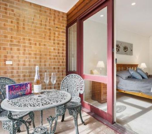 Adelaide Style Accommodation-Close to City-North Adelaide-3 Bdrm-free Parking