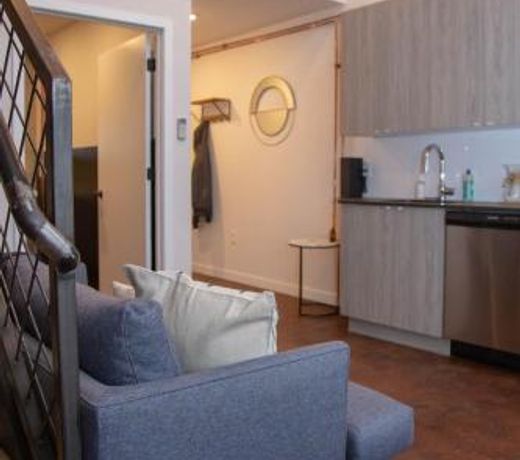 Eco Friendly Loft in Center City, CONTACTLESS CHECK IN - Hive Room