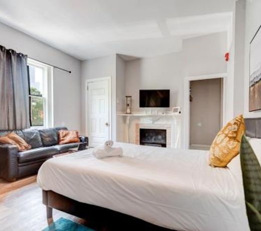 Historic Studio Apt - Stay in the Famous Frank Furness Building