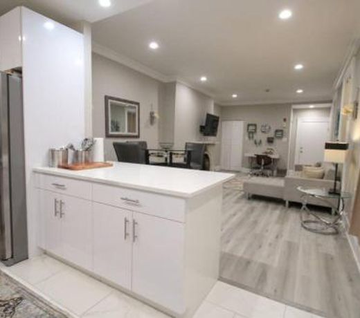 NEWLY RENOVATED CENTER CITY 1BR,OUTDOOR SPACE,WASHER DRYER!