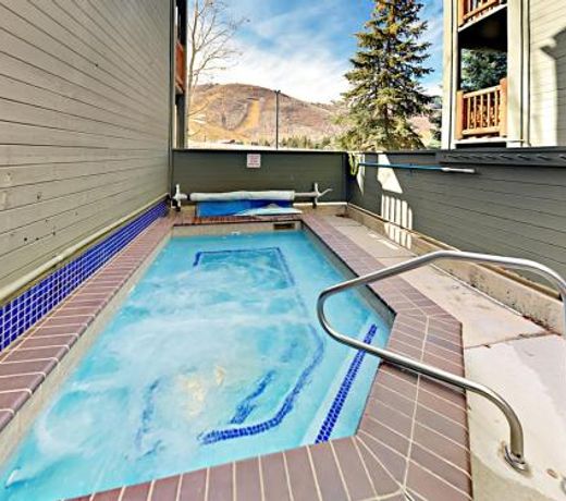 1491 Woodside Avenue Condo Unit 303A