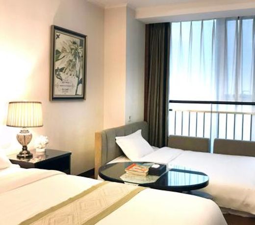 Qingdao Elegant Central Apartment