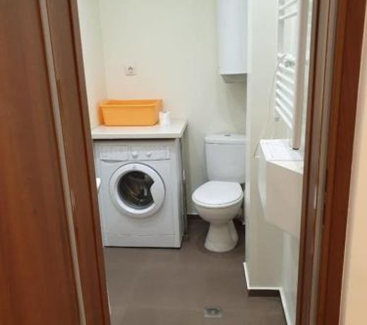 Luxury 2 bedroom,2 bathroom apart ,free parking