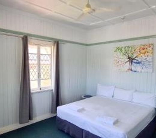 Pleasant Place to stay near the Park + FREE WiFi