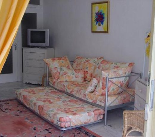 STUDIO STANDING BORD DE MER ET VUE