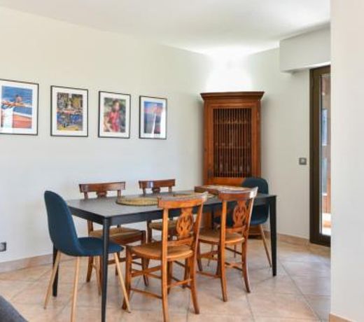 Splendid 2-bedroom with AC and terrace on the hills of Antibes Welkeys