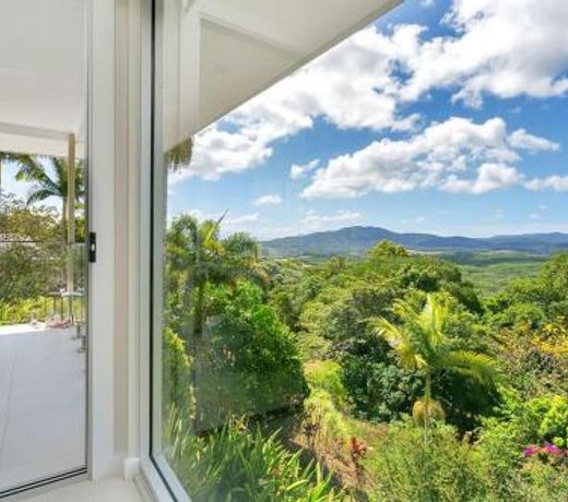 Hilltop Rainforest Retreat