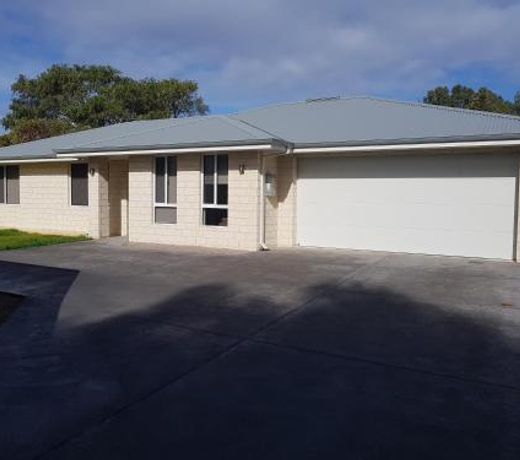 Towncrackers Guest house
