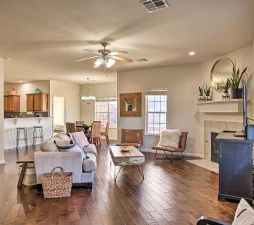 Eco-Friendly OKC Home 10 Mi to Botanical Gardens!