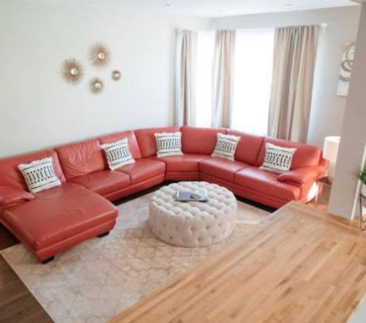 Classy & Spacious 4BR Apt in Quiet Neighborhood