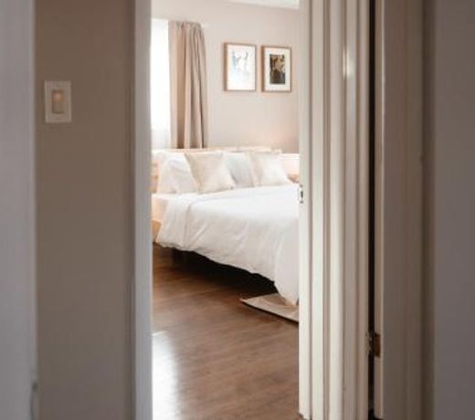 Classy & Spacious 4BR Apt in Quiet Neighborhood