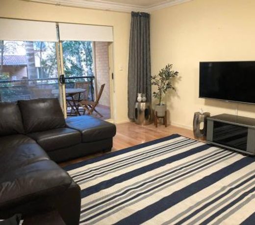 Escape to Strathfield for 8 guests