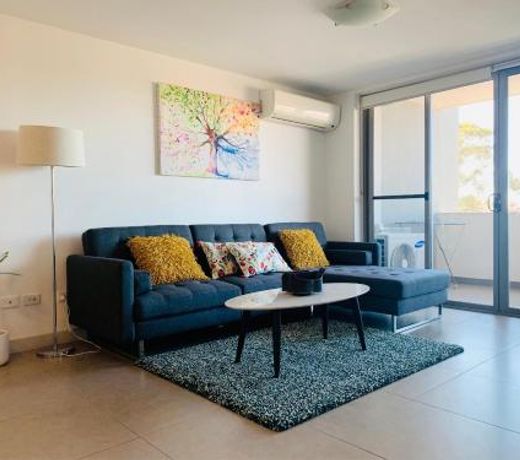 Beautiful Home close to Shopping Mall and Train Hornsby