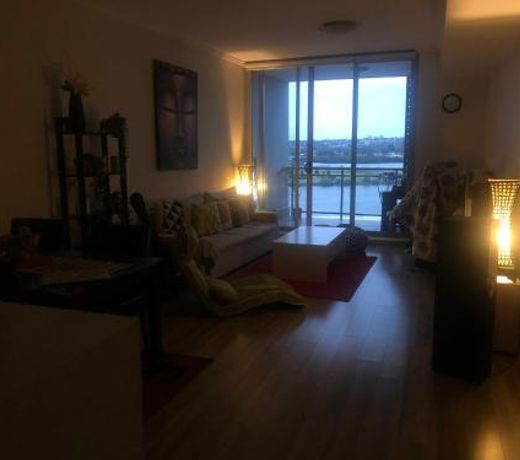 Private Room in Two-Bedroom Waterfront Apartment
