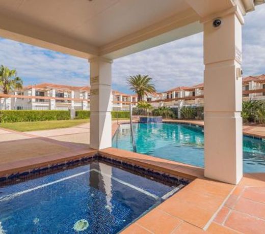 Breakers Block 1 unit 1- Pool in complex - across the road from the beach