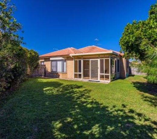 Oceania Cottage - LJHooker Yamba