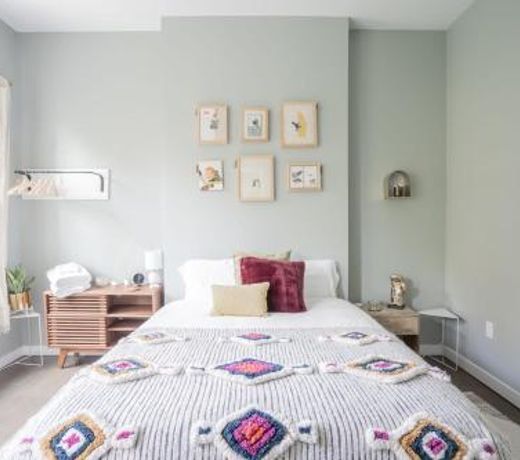 Minimalism BnB Walk to downtown!