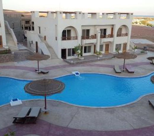 Half Moon - Sunny Dahab resort