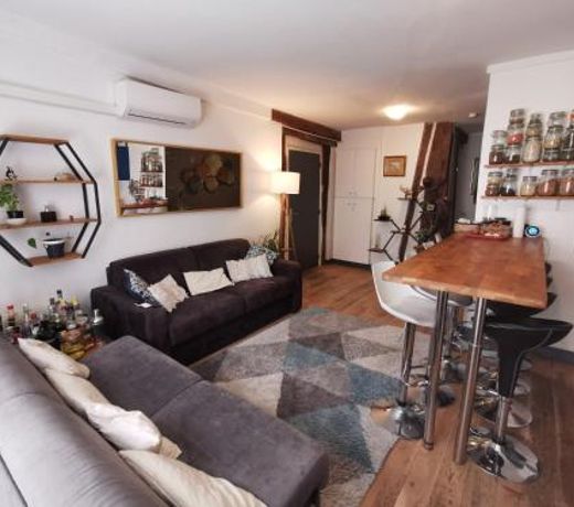 Central & nice ! 3 bedrooms, 2 bathrooms