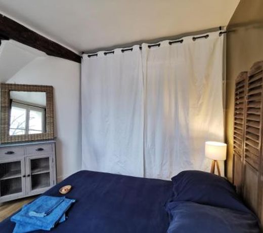 Central & nice ! 3 bedrooms, 2 bathrooms