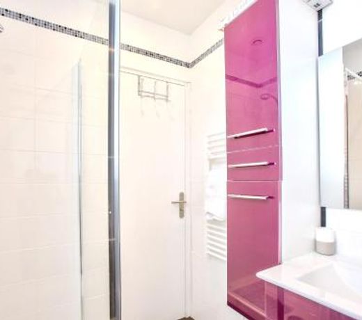 Apartment with one bedroom in Malakoff with enclosed garden and WiFi