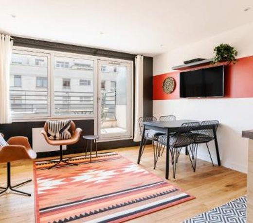 GuestReady - Modern Apartment w Private Balcony in Issy-les-Moulineaux
